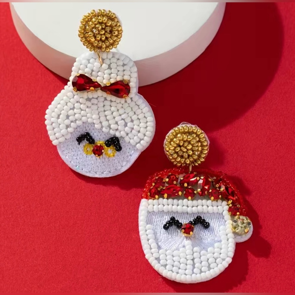 Beaded Santa Claus and Mrs. Claus Mix n’ Match Earrings.